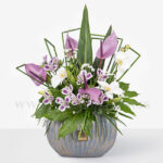 باکس گل با تم طوسی بنفش بسیار زیبا است.