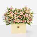 جعبه گل لاکچری لیمویی بسیار شکیل است