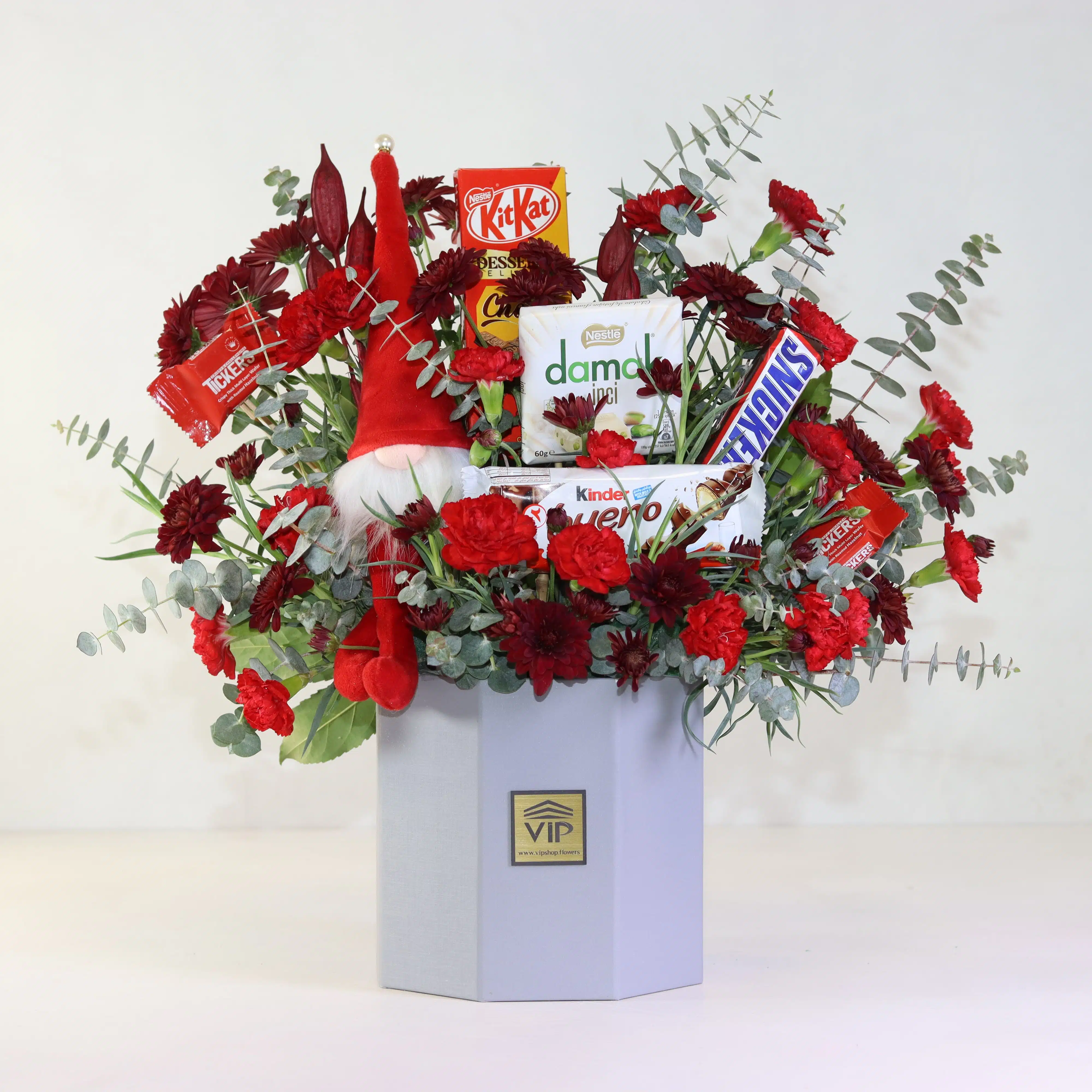 package-of-valentine-no-46-8 باکس گل و شکلات L59 - Image 1
