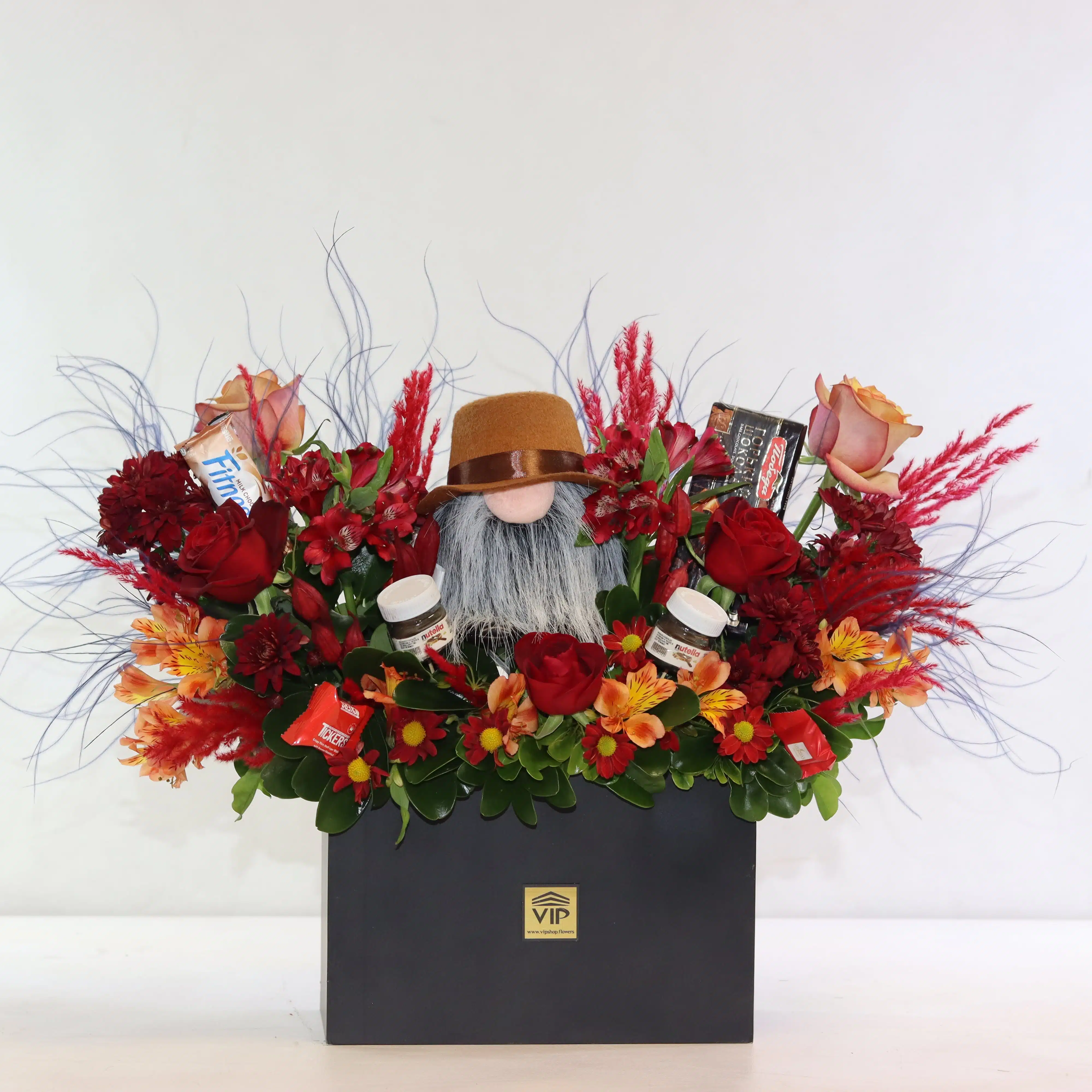 package-of-valentine-no-47 باکس گل و شکلات L60 - Image 1